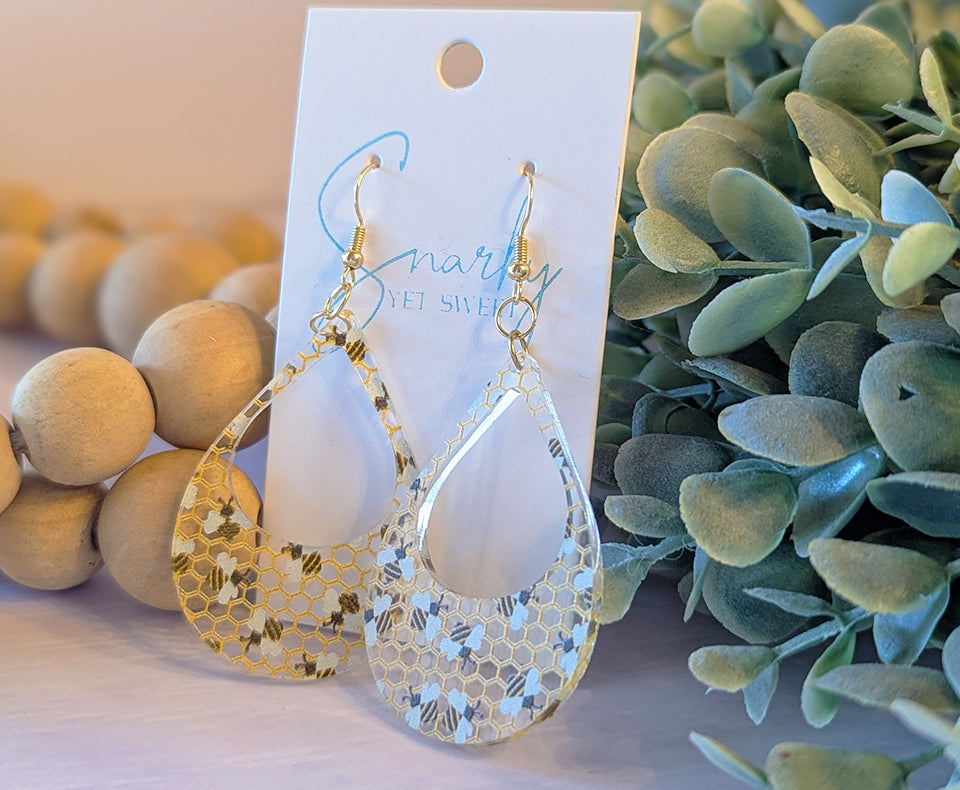 Bee earring, Spring earrings, acrylic earrings, printed earrings, bee gifts, lightweight earrings, everyday earring, bee honeycomb