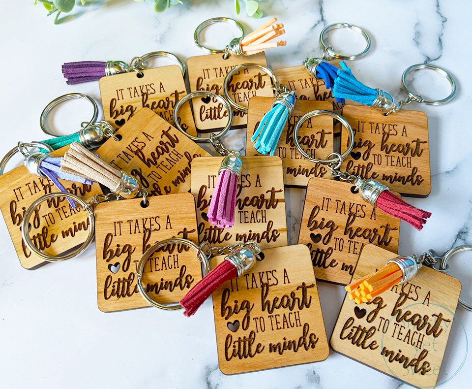 Teacher keychains, It takes a big heart to teach little minds, teacher gift, teacher gift end of year, teacher appreciation gift