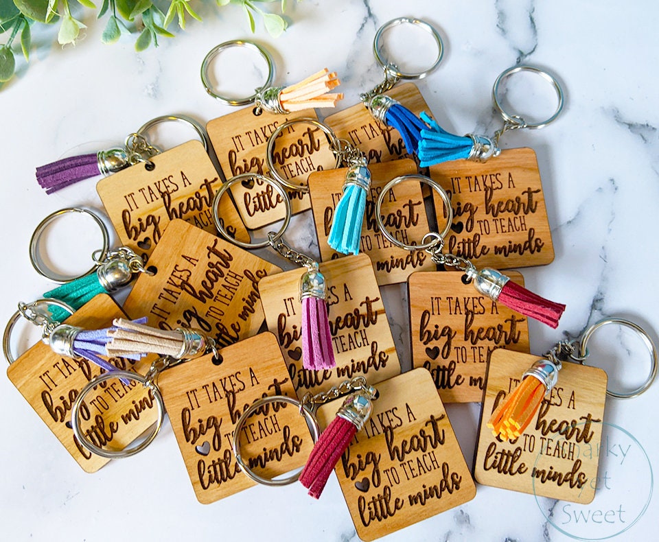 Teacher keychains, It takes a big heart to teach little minds, teacher gift, teacher gift end of year, teacher appreciation gift