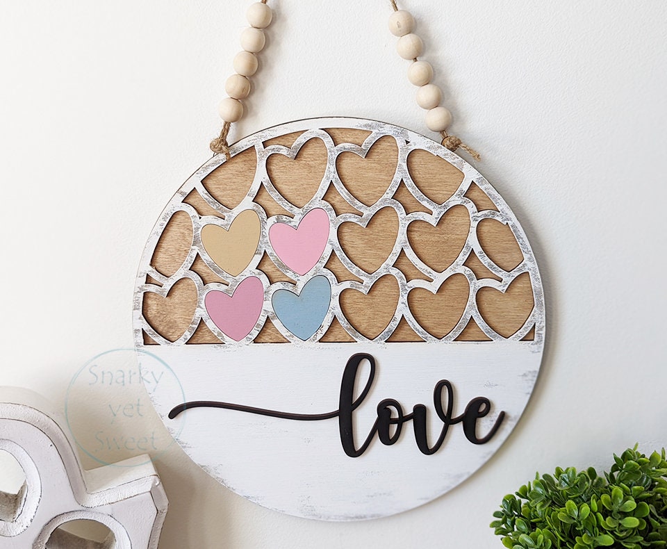 Love wood round, valentines door hanger, love door hanger, Valentine's Day gift, Valentines decor, front door decor, gift for her