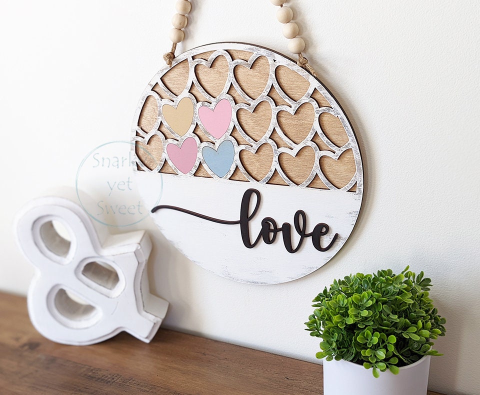 Love wood round, valentines door hanger, love door hanger, Valentine's Day gift, Valentines decor, front door decor, gift for her